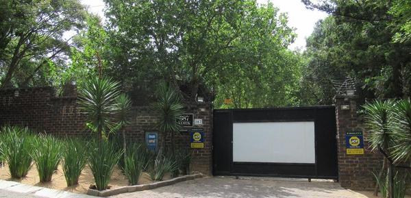 Guest House For Sale in Ferndale, Randburg