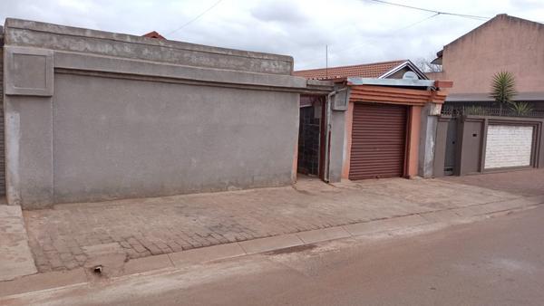 House For Sale in Protea North, Soweto