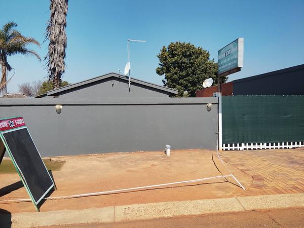 Guest House For Sale in Kempton Park West, Kempton Park